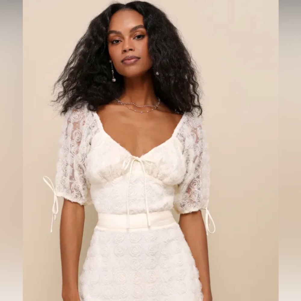 Ideal Adoration Cream Tulle Swiss Dot Rosette Puff Sleeve Top